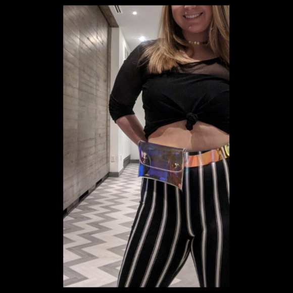 🔴 Holographic Fannypack - Trendy Belt Closure - Picture 8 of 8